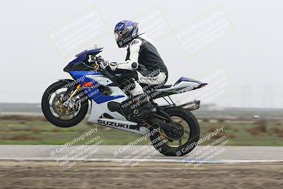 media/Nov-30-2025-TrackDaz (Sun) [[d8b22663df]]/B Group/Session 5 (Wheelie Bump)/